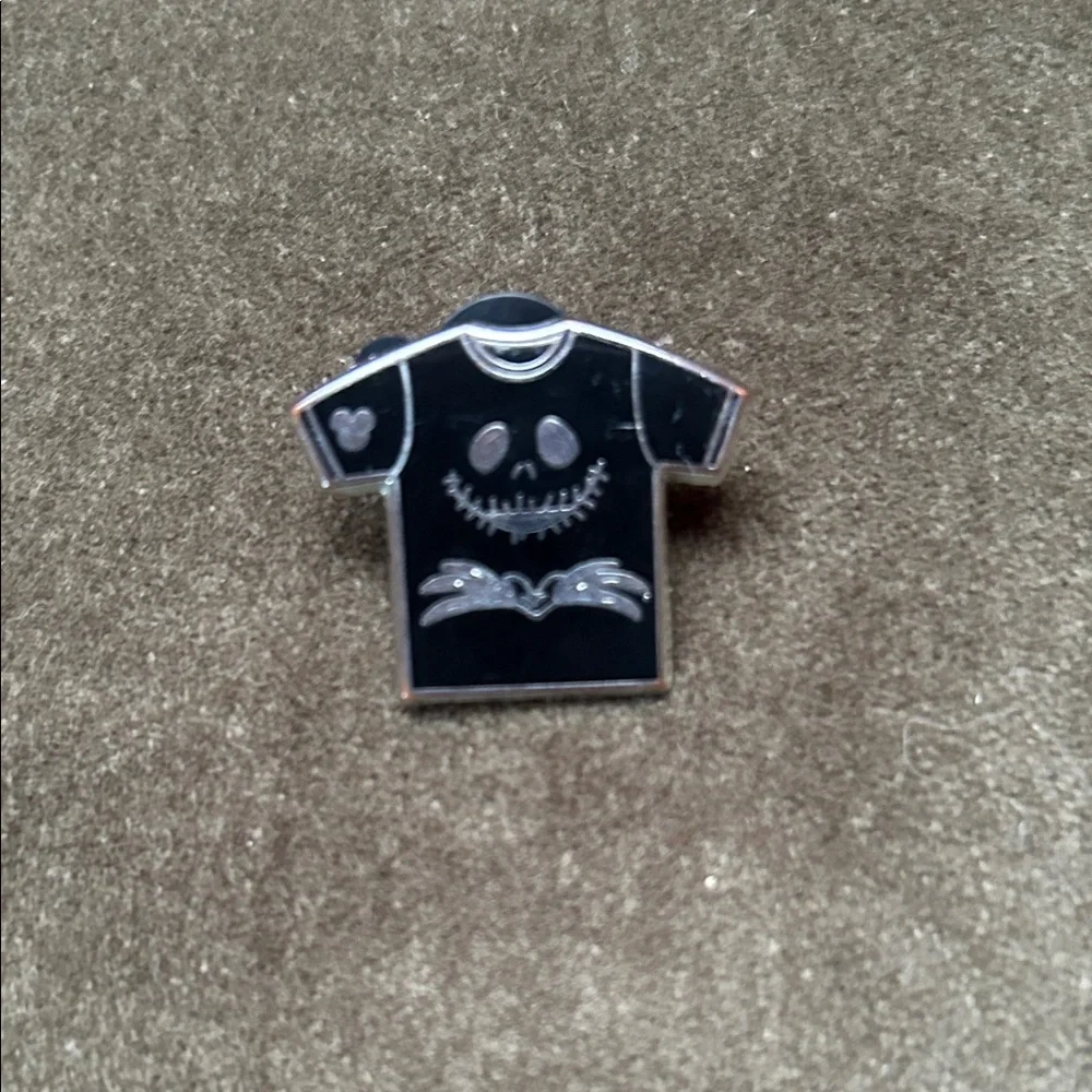 Disneyland Resort 2011 Hidden Mickey Jack Skellington Pin - Picture 1 of 3